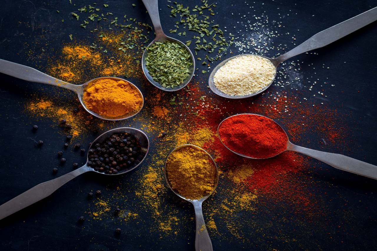 Mau Hemat Waktu Memasak? Pakai Mesin Parutan Bumbu Dapur