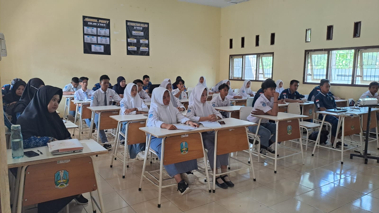 Workshop Inovasi Produk Cocomesh untuk Siswa SMK
