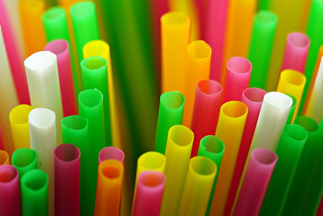 Sedotan Plastik Sekali Pakai Kafe