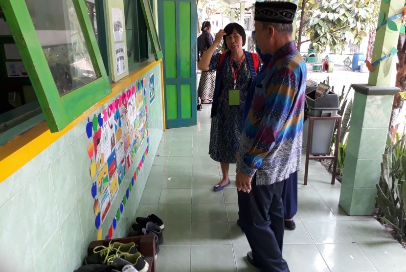 sd it dengan program bilingual di yogyakarta