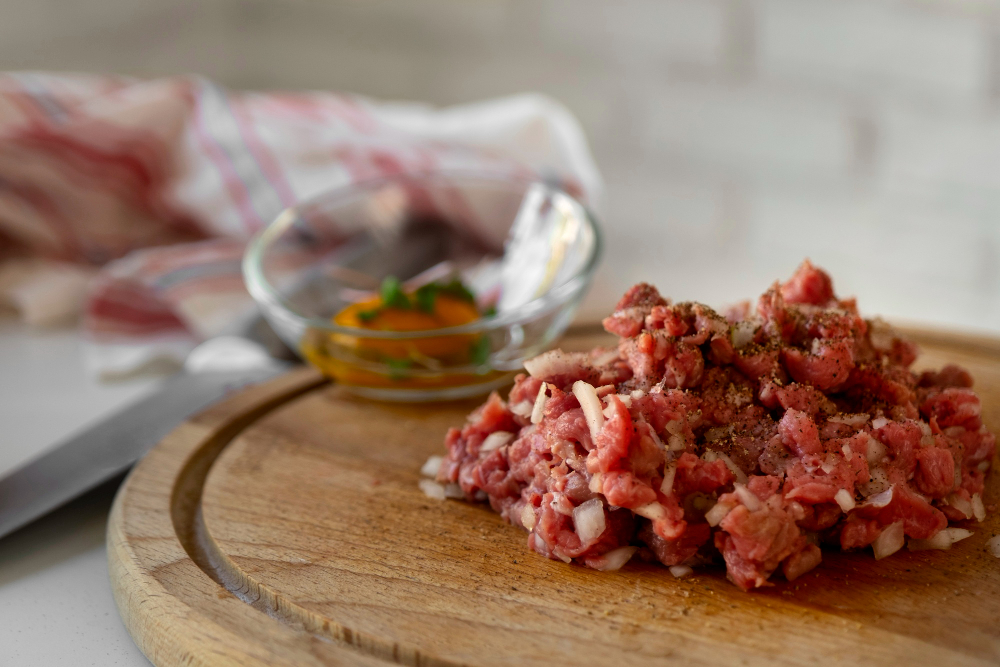 Cara Menjaga Suhu Daging Saat Digiling agar Hasil Gilingan Sempurna